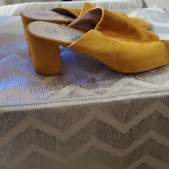 Cute sandals - Picture 2 of 2